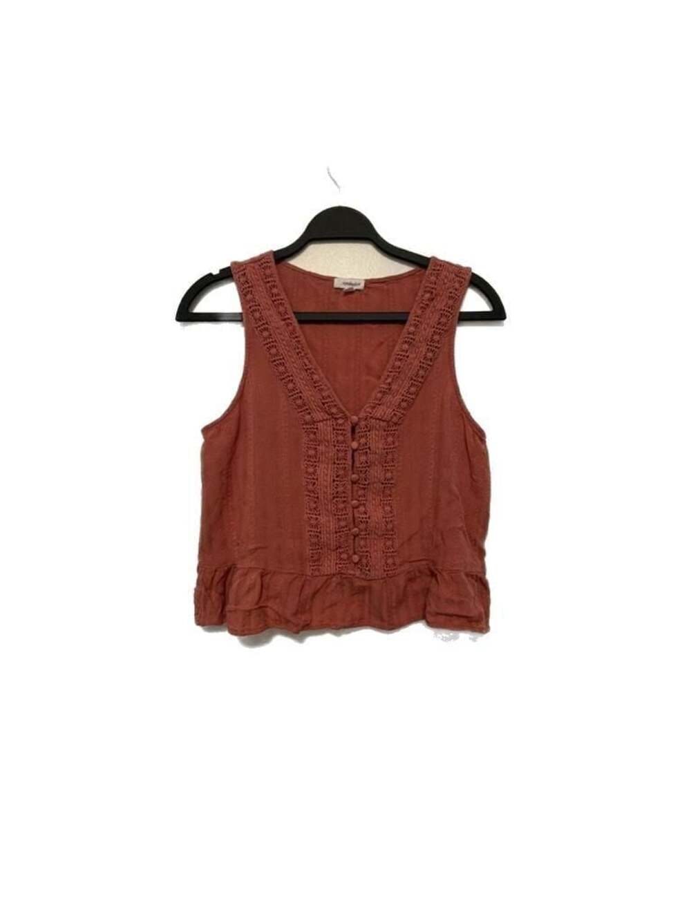 Eyeshadow Women's Sleeveless Ruffle Hem Crochet Detail Tank Top Size M